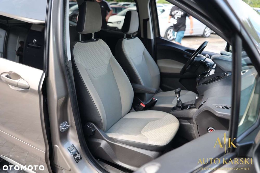 Ford Tourneo Courier - 27