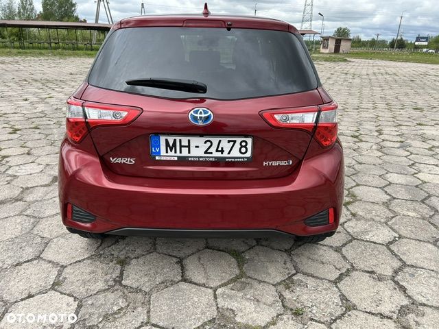 Toyota Yaris Hybrid 100 Life - 6