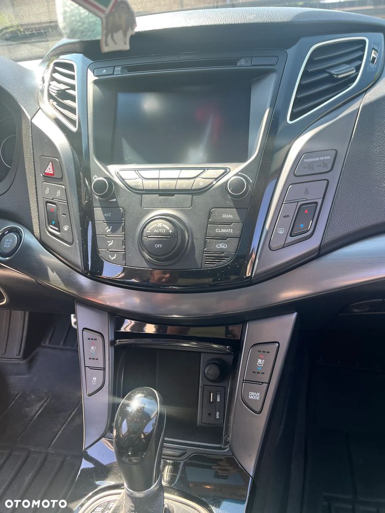 Hyundai i40 Kombi 1.7 CRDi DCT Premium - 9
