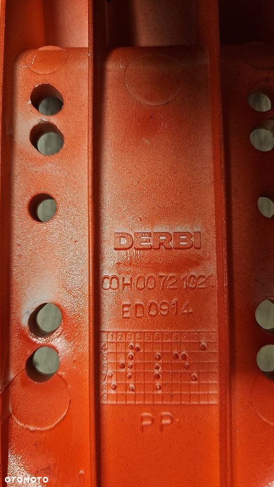 Błotnik przód Derbi Senda 50 125  00H00721021 - 9