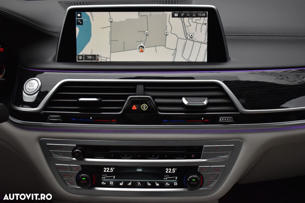 BMW Seria 7 740Ld xDrive MHEV - 19