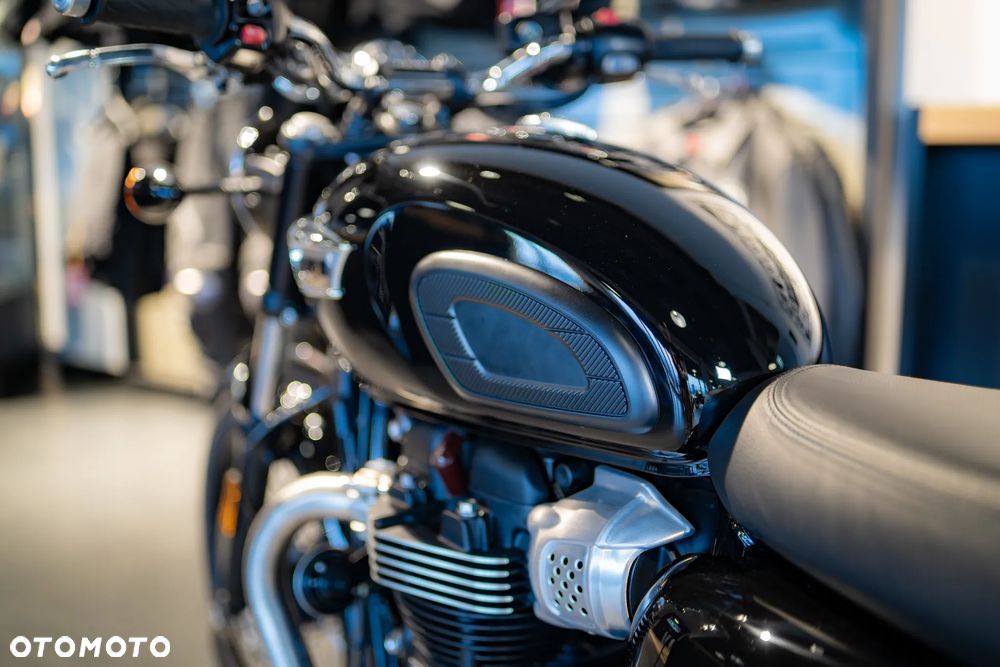 Triumph Bonneville - 27