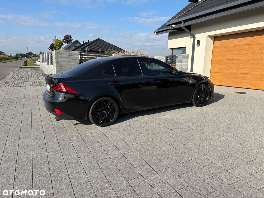 Lexus IS ver-300h-f-impression - 1