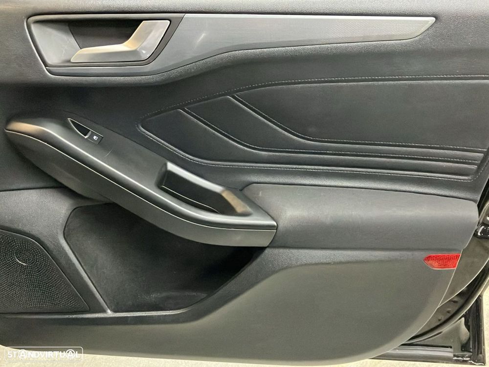 Ford Focus 1.0 EcoBoost Active Aut. - 24