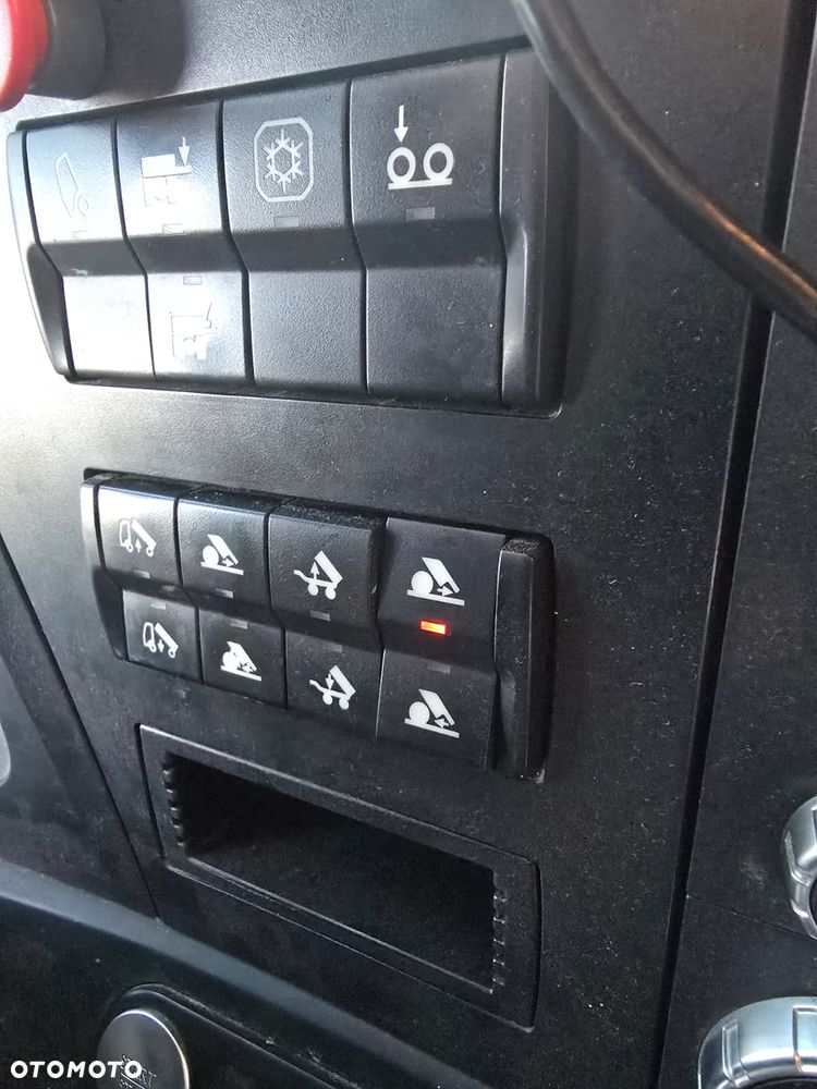 Mercedes-Benz AROCS - 34