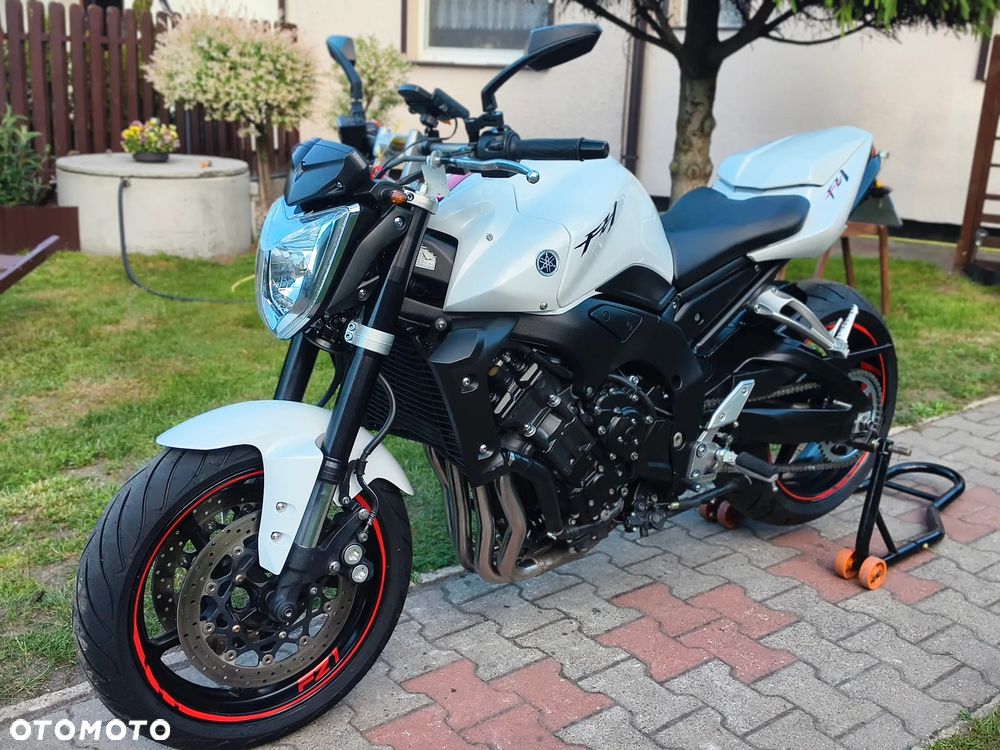 Yamaha FZ - 28