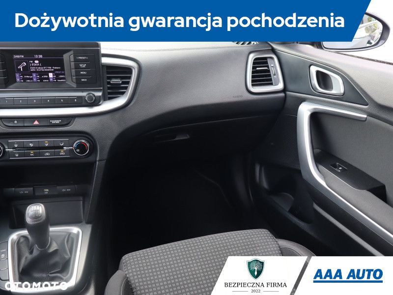 Kia Ceed - 10