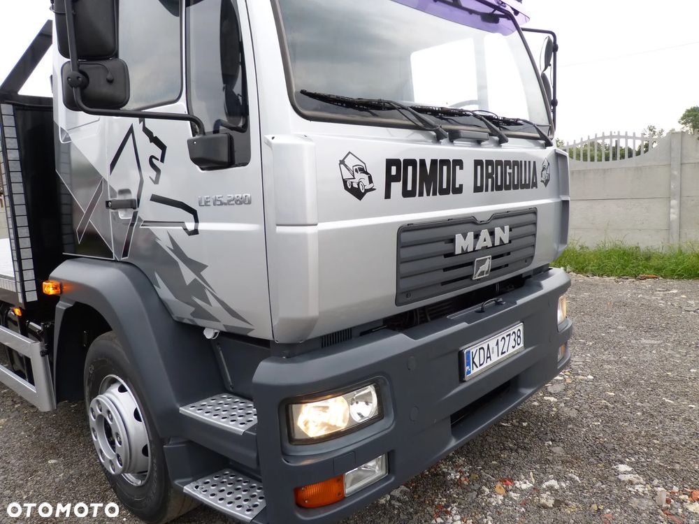 MAN LE 15.280 POMOC DROGOWA / AUTOLAWETA / SPECJALNY / DMC 15.000 KG / ŁADOWNOŚĆ 9.000 KG / PODUSZKI / DŁ.7.70 M - 28
