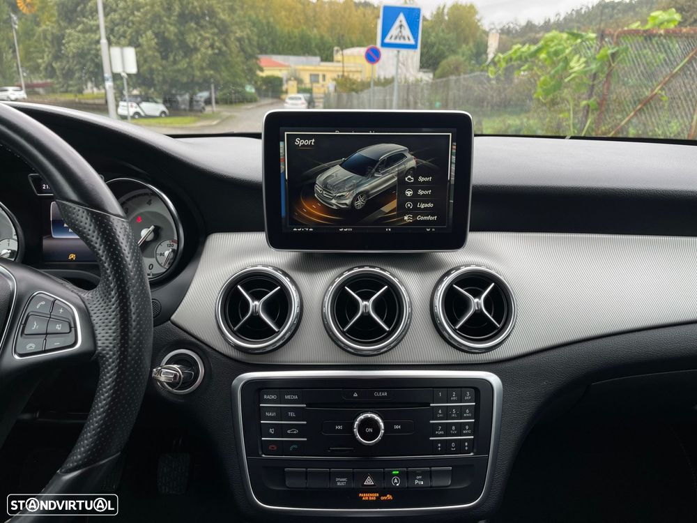 Mercedes-Benz GLA 180 - 33