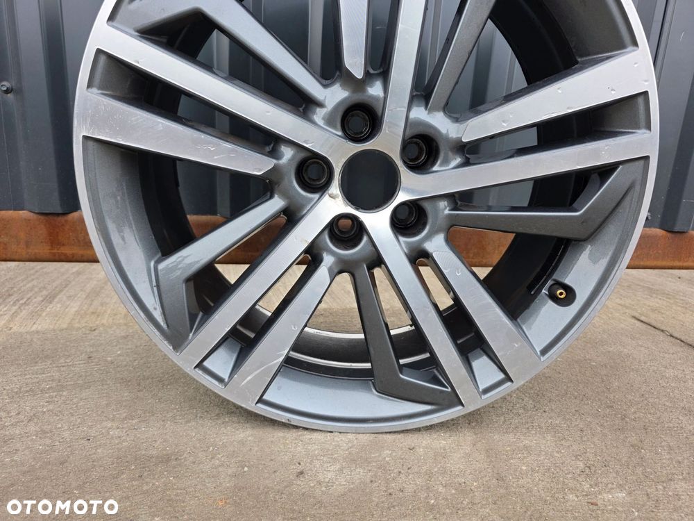 FELGA ALUMINIOWA AUDI Q5 80A FY VW SEAT 8.0J R20 ET39 80A601025AE / F S3/26 - 6