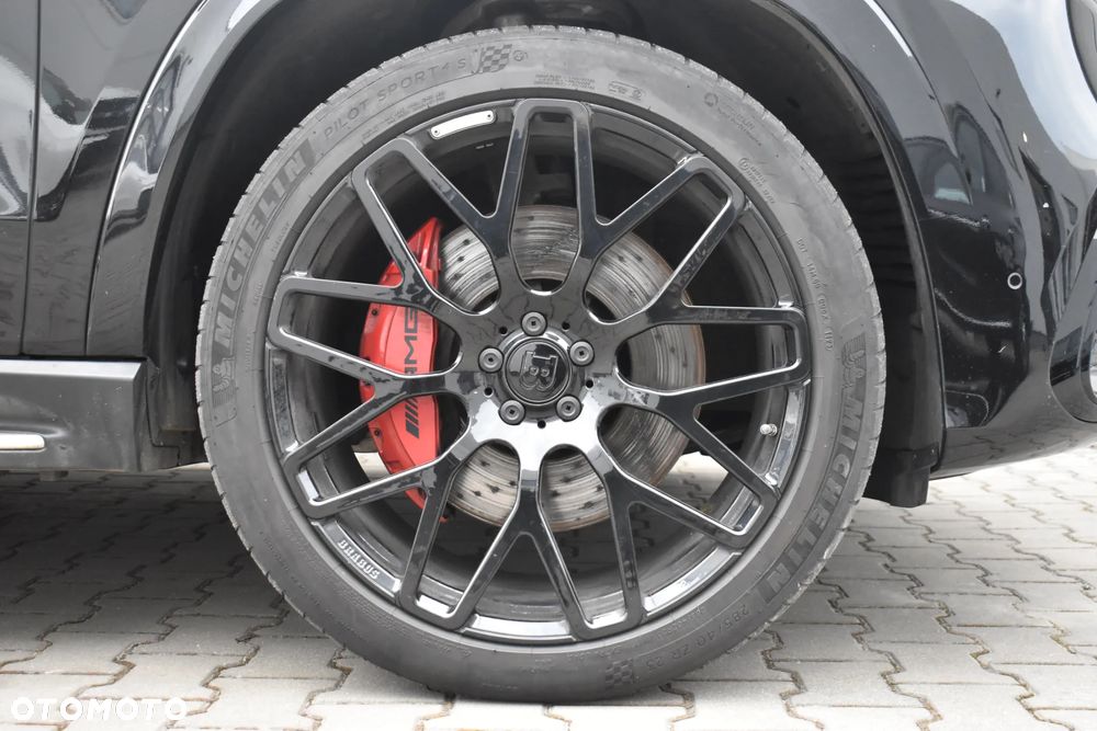 Mercedes-Benz GLS - 11