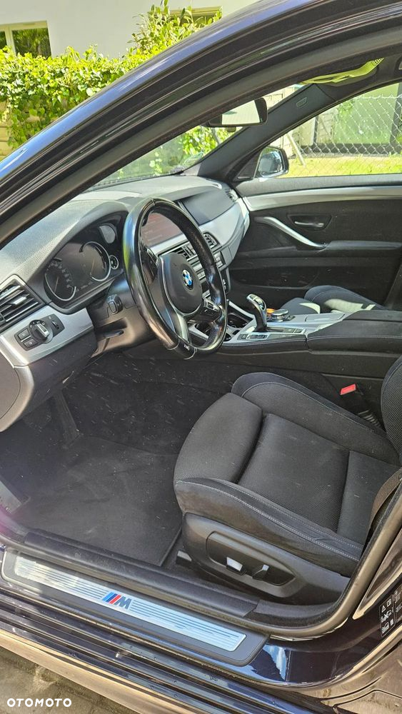 BMW Seria 5 525d xDrive - 9