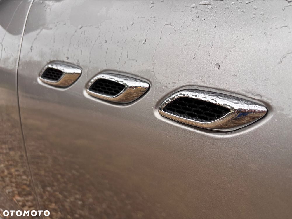 Maserati Levante Q4 Executive - 17