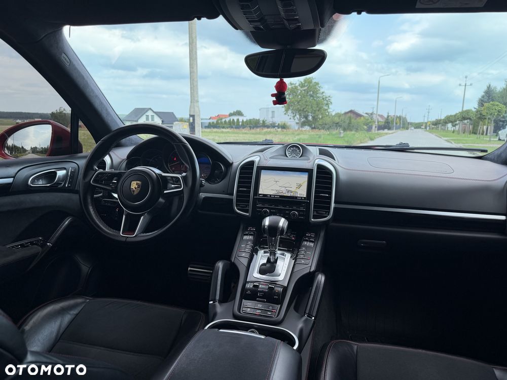 Porsche Cayenne - 8