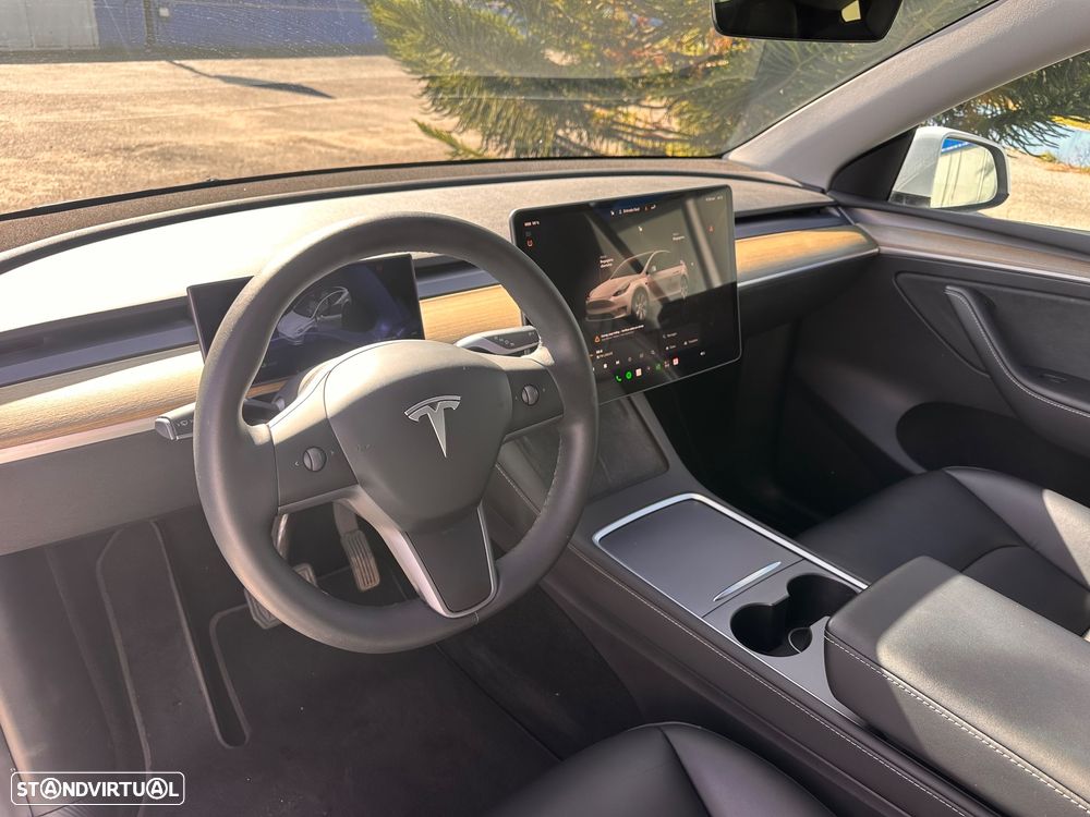 Tesla Model Y Tração Traseira - 24