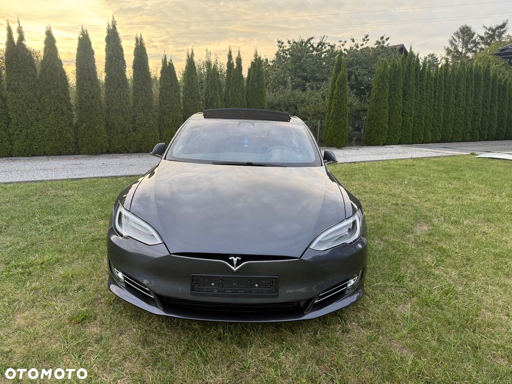 Tesla Model S - 7
