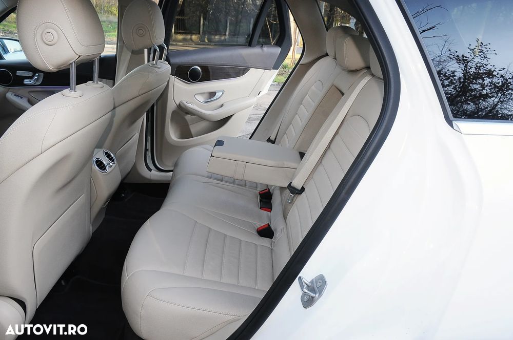 Mercedes-Benz GLC 300 e 4MATIC - 30