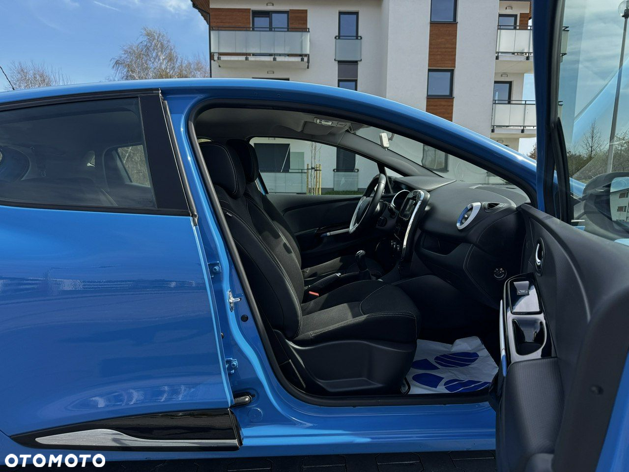 Renault Clio TCe 90 Luxe - 6