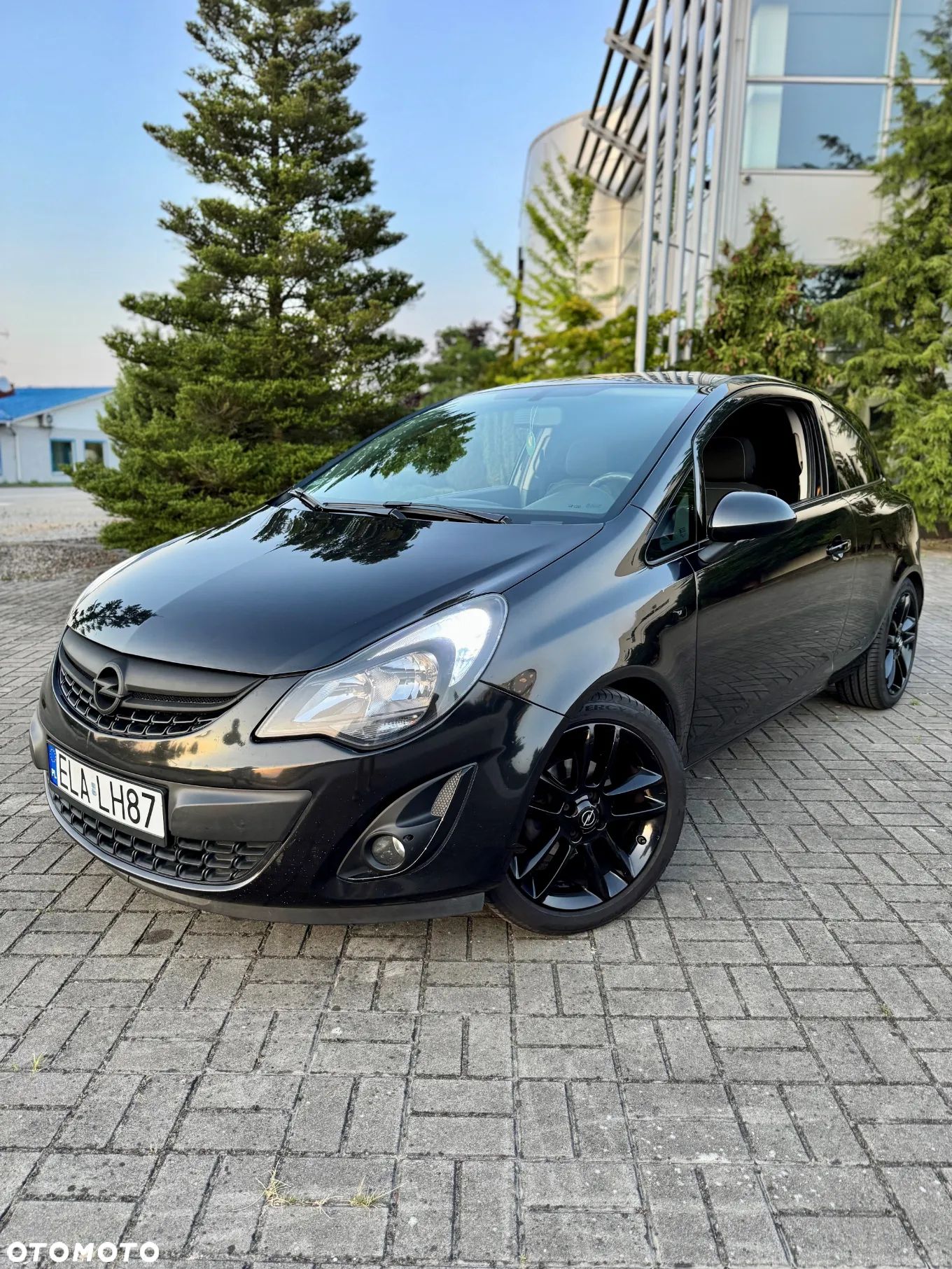 Opel Corsa 1.4 16V Color Edition - 1