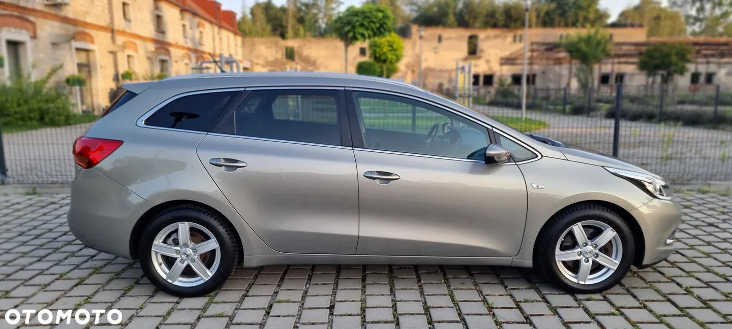 Kia Ceed Cee'd 1.6 GDI Business Line - 16