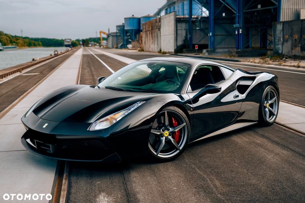 Ferrari 488 - 1