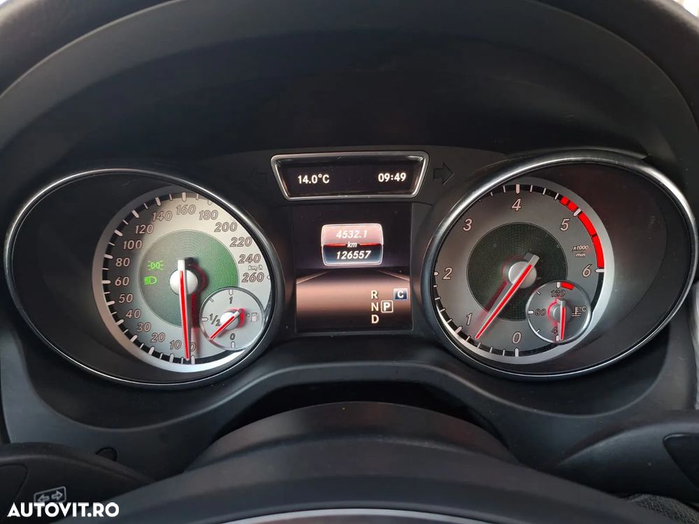 Mercedes-Benz GLA 220 d 4Matic 7G-DCT - 10