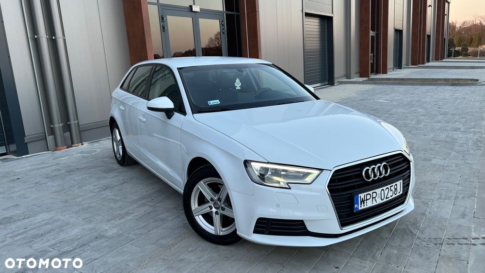 Audi A3 Sportback 1.5 TFSI S tronic - 1