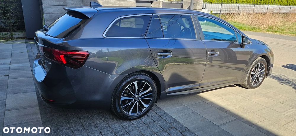 Toyota Avensis 1.8 Premium - 5