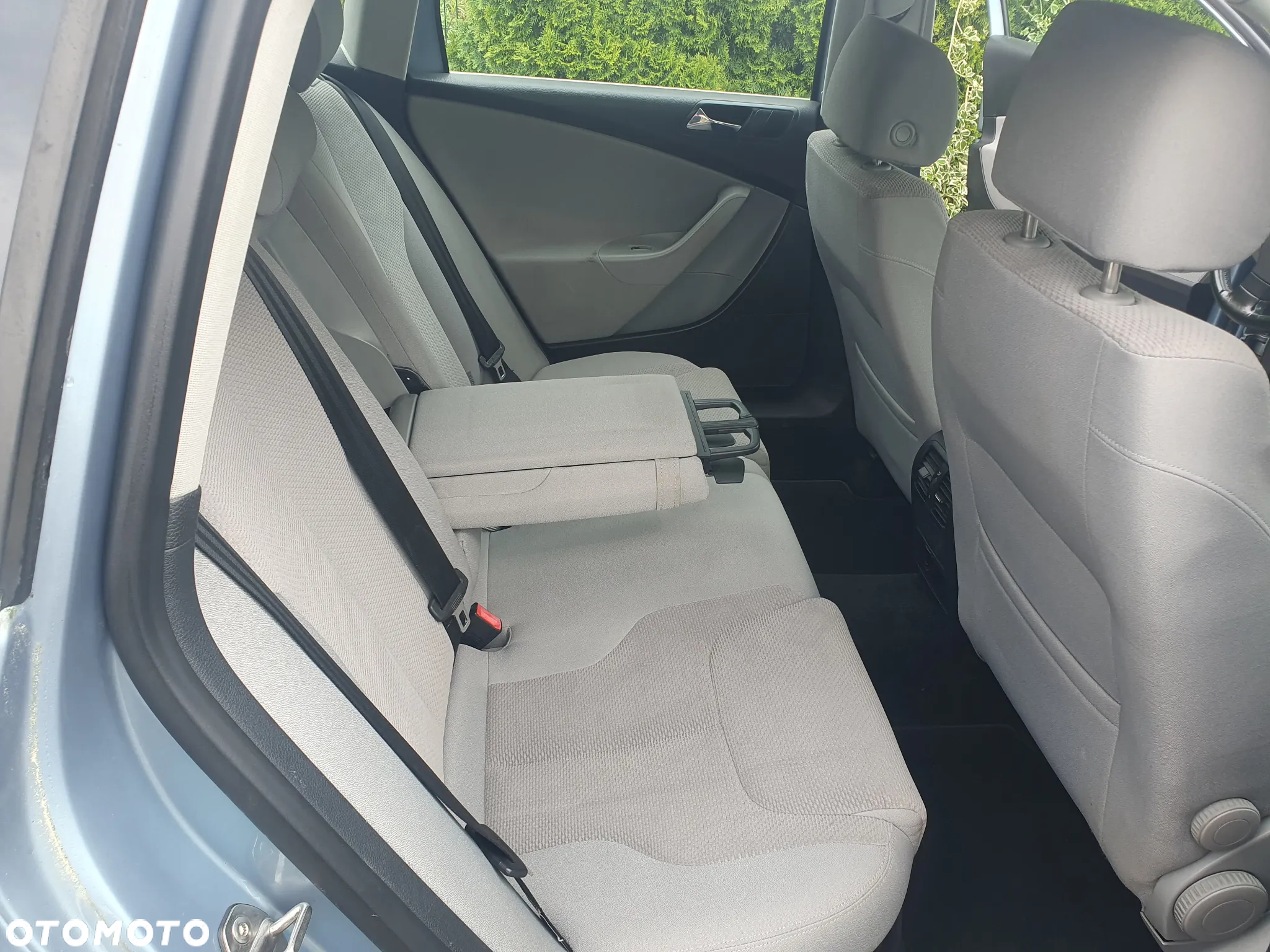 Volkswagen Passat 2.0 FSI Comfortline - 15