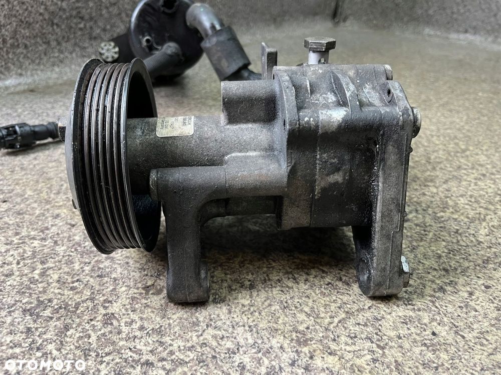 Pompa wspomagania kolko zbiorniczek weze BMW X5 E70 3.0 3.5 D M57N2 E71 X6 - 3
