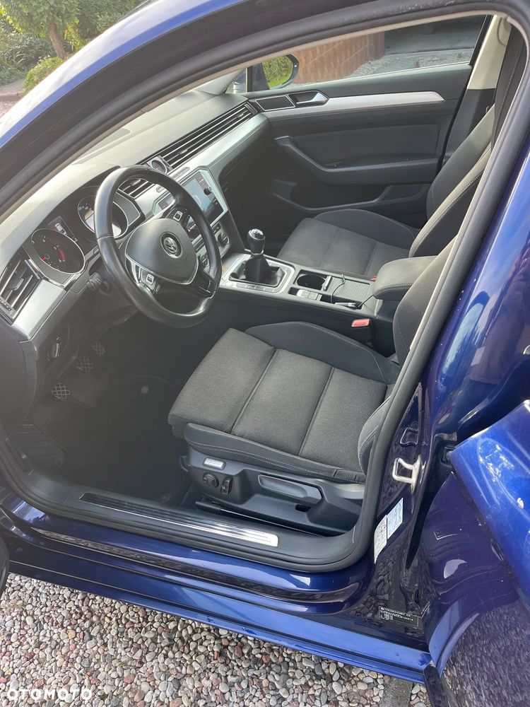 Volkswagen Passat 2.0 TDI SCR Comfortline - 5