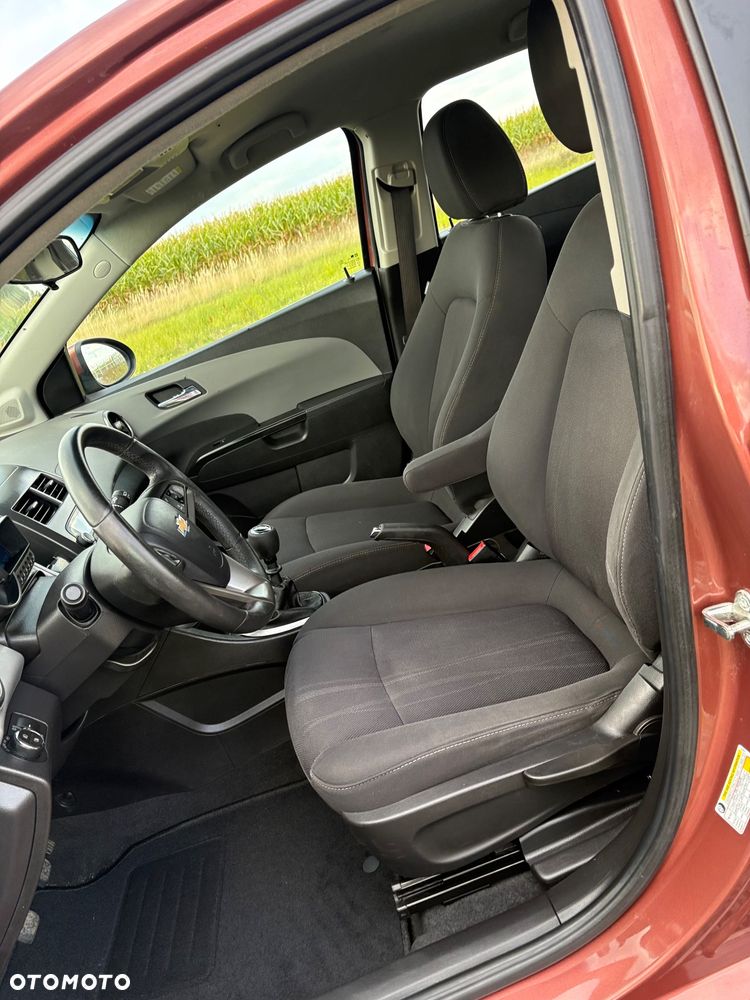 Chevrolet Aveo 1.6 LTZ - 12