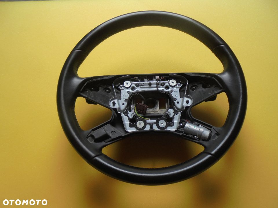 MERCEDES E KLASA W212 KIEROWNICA SKORA - 1