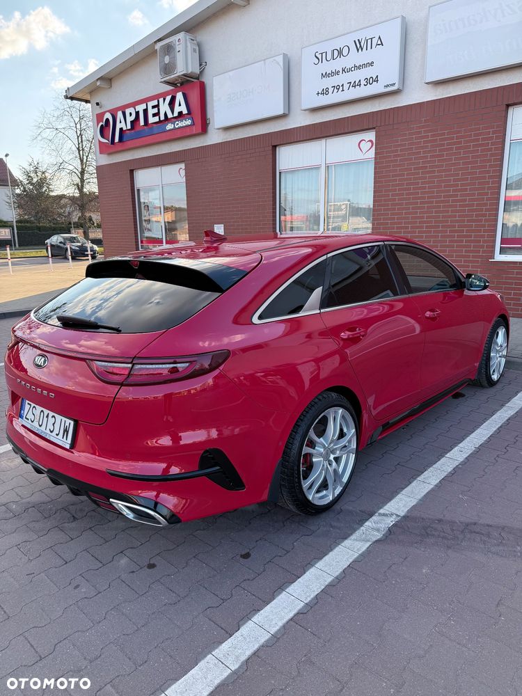Kia ProCeed - 11