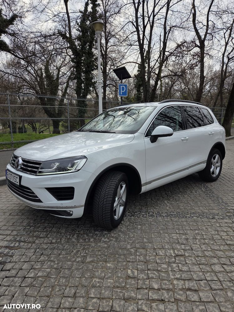 Volkswagen Touareg - 1