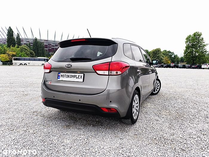 Kia Carens - 12
