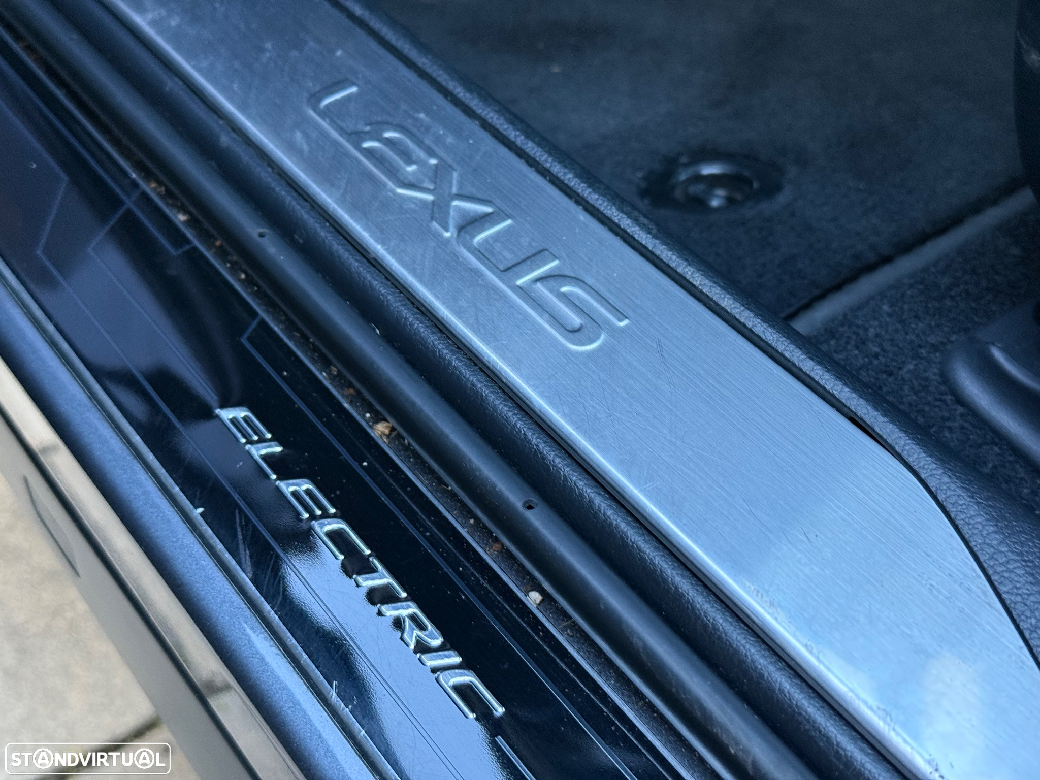 Lexus UX 300e Premium - 23