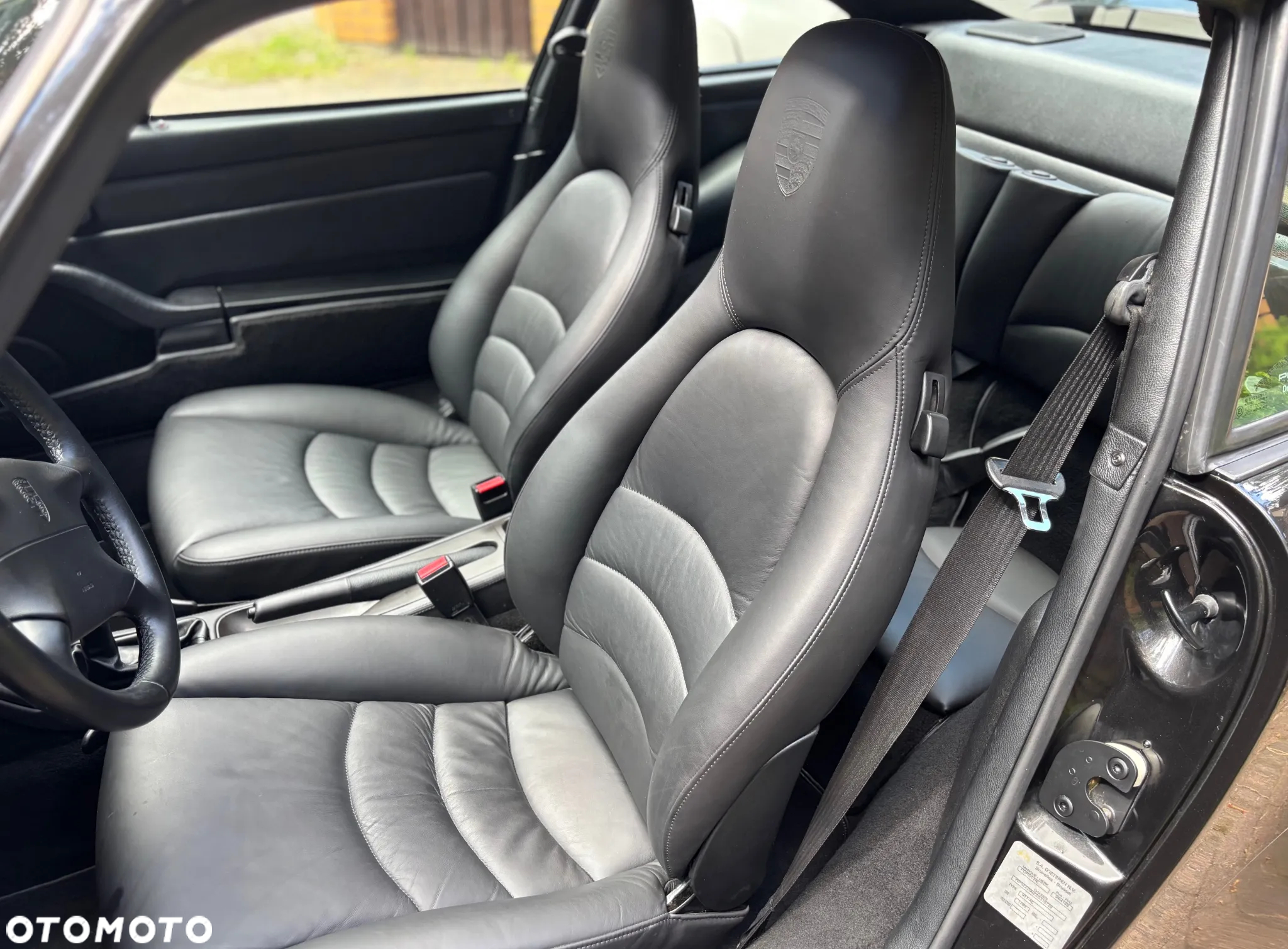 Porsche 911 Carrera 4 - 7