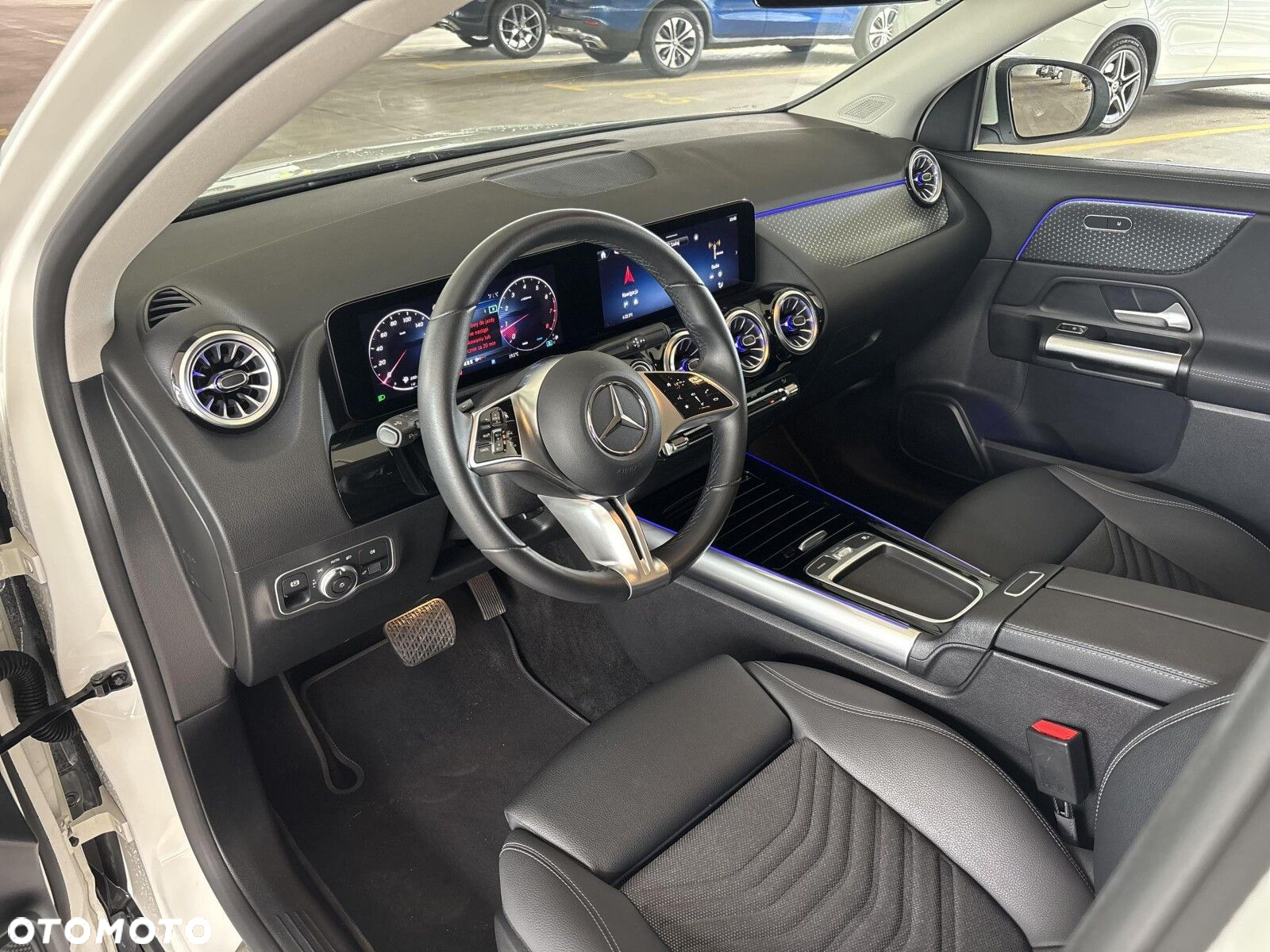 Mercedes-Benz GLA - 10