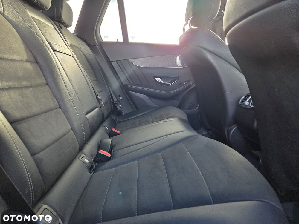 Mercedes-Benz GLC - 21