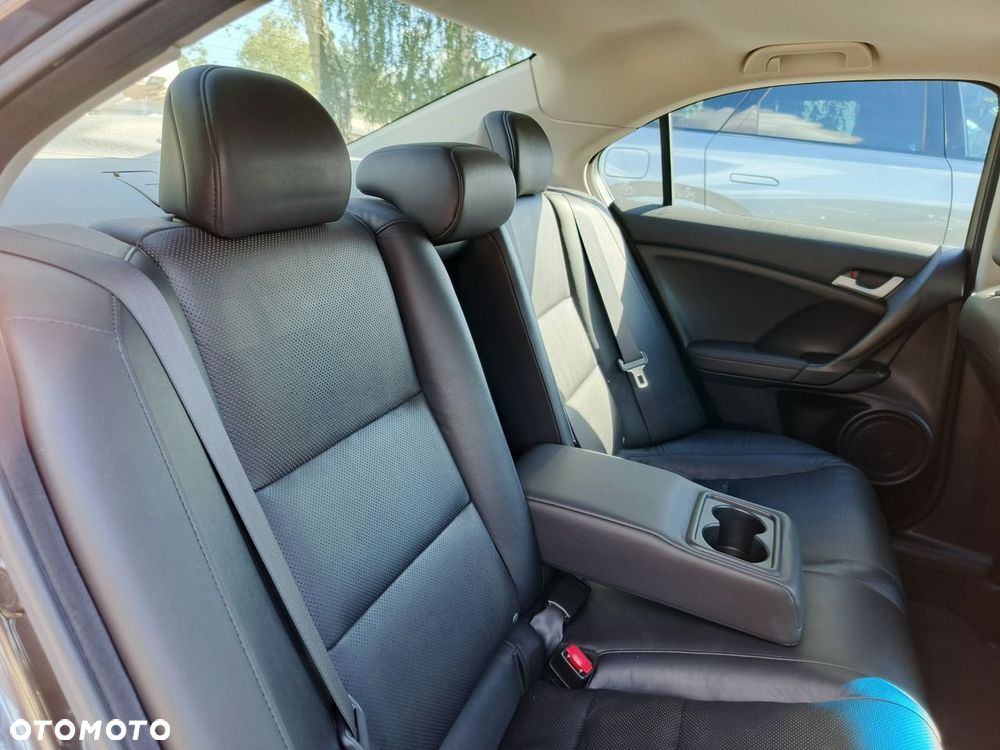 Honda Accord 2.2d Executive Nav - 19
