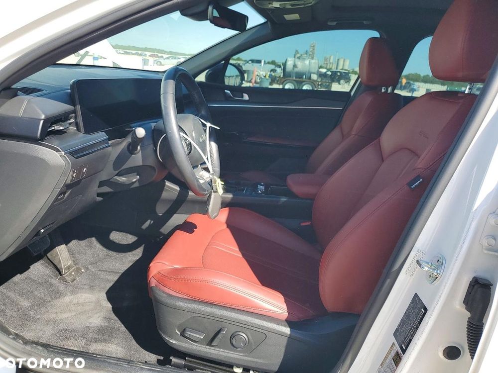 Kia K5 - 8