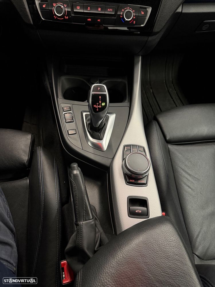 BMW 220 d Cabrio Pack M Auto - 25