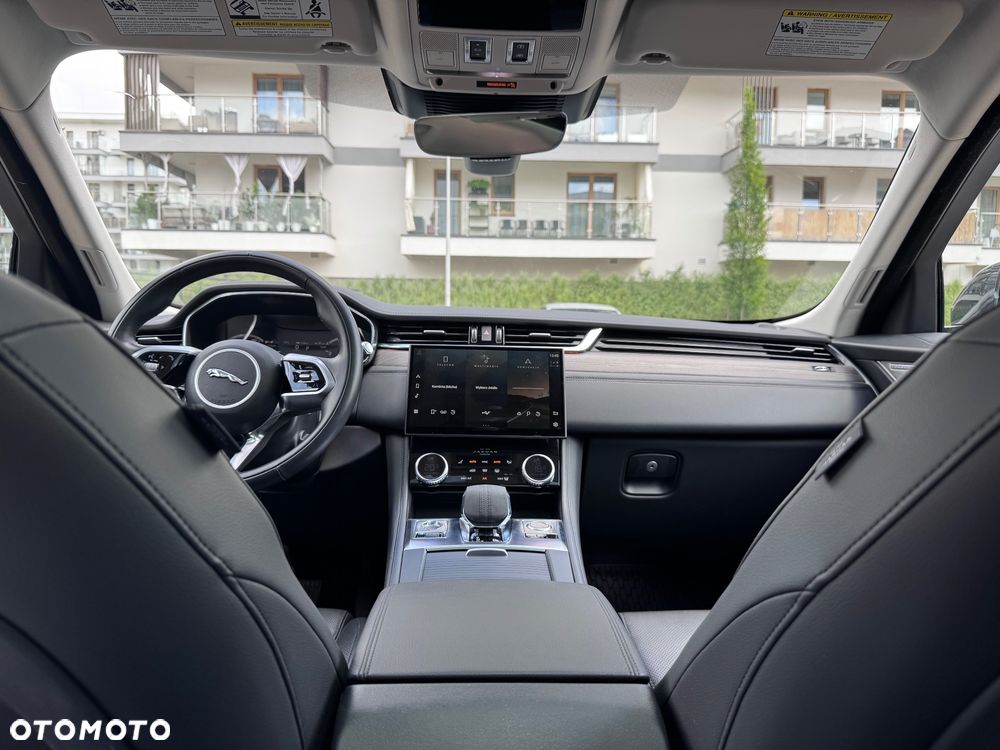 Jaguar F-Pace - 12