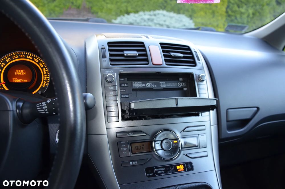 Toyota Auris 1.6 VVT-i Sol - 14