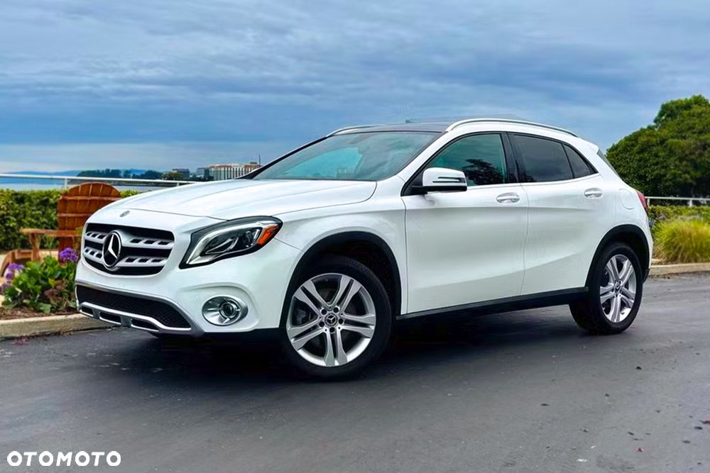 Mercedes-Benz GLA - 1