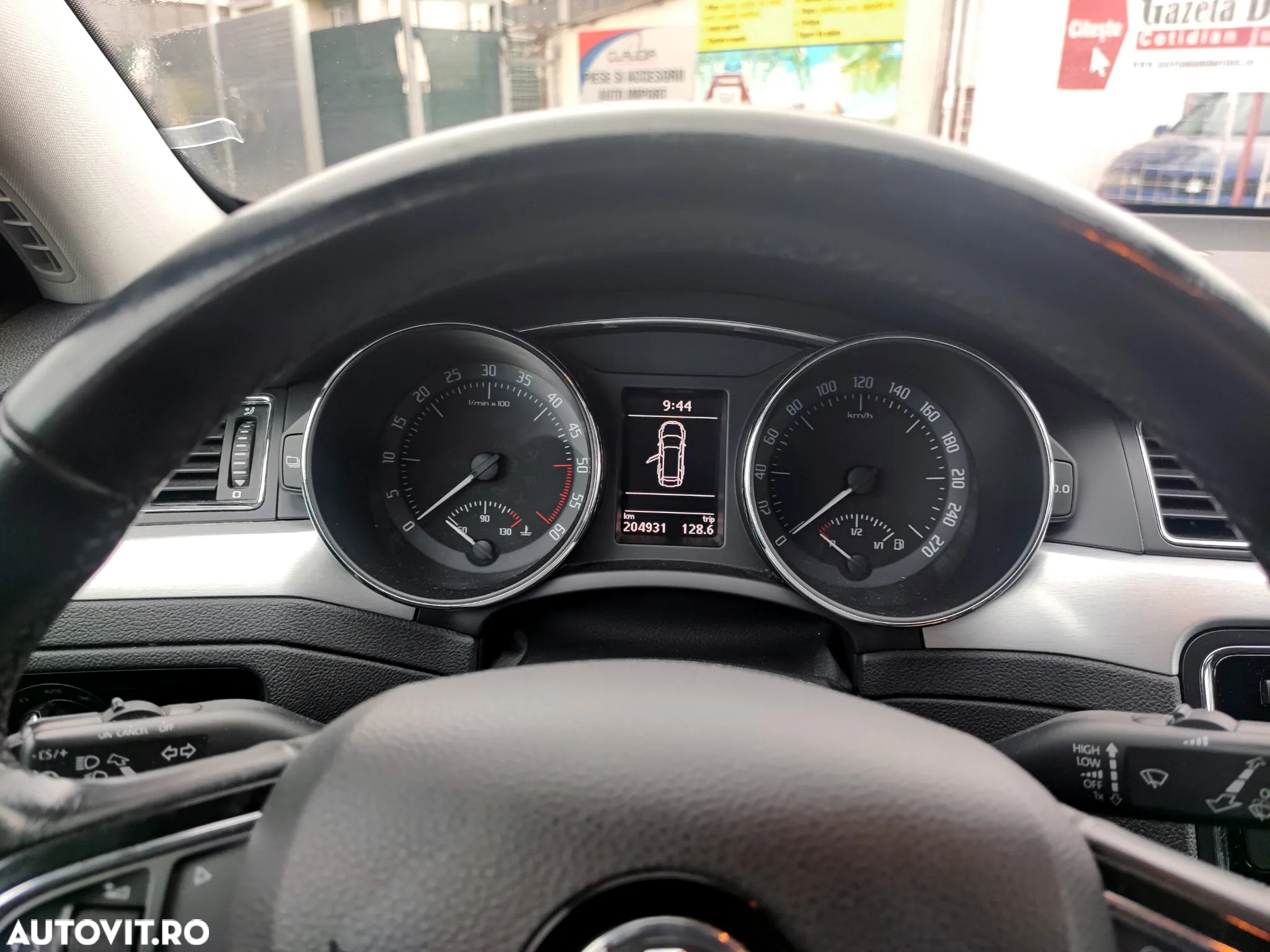 Skoda Superb Combi 2.0 TDI Ambition - 8