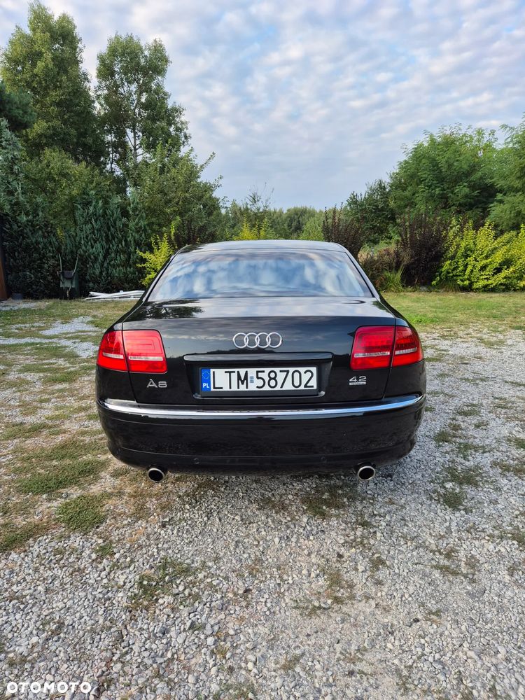 Audi A8 4.2 Quattro - 9