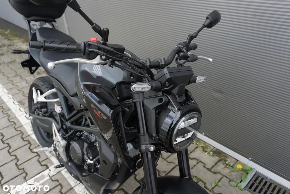 Honda CB - 23