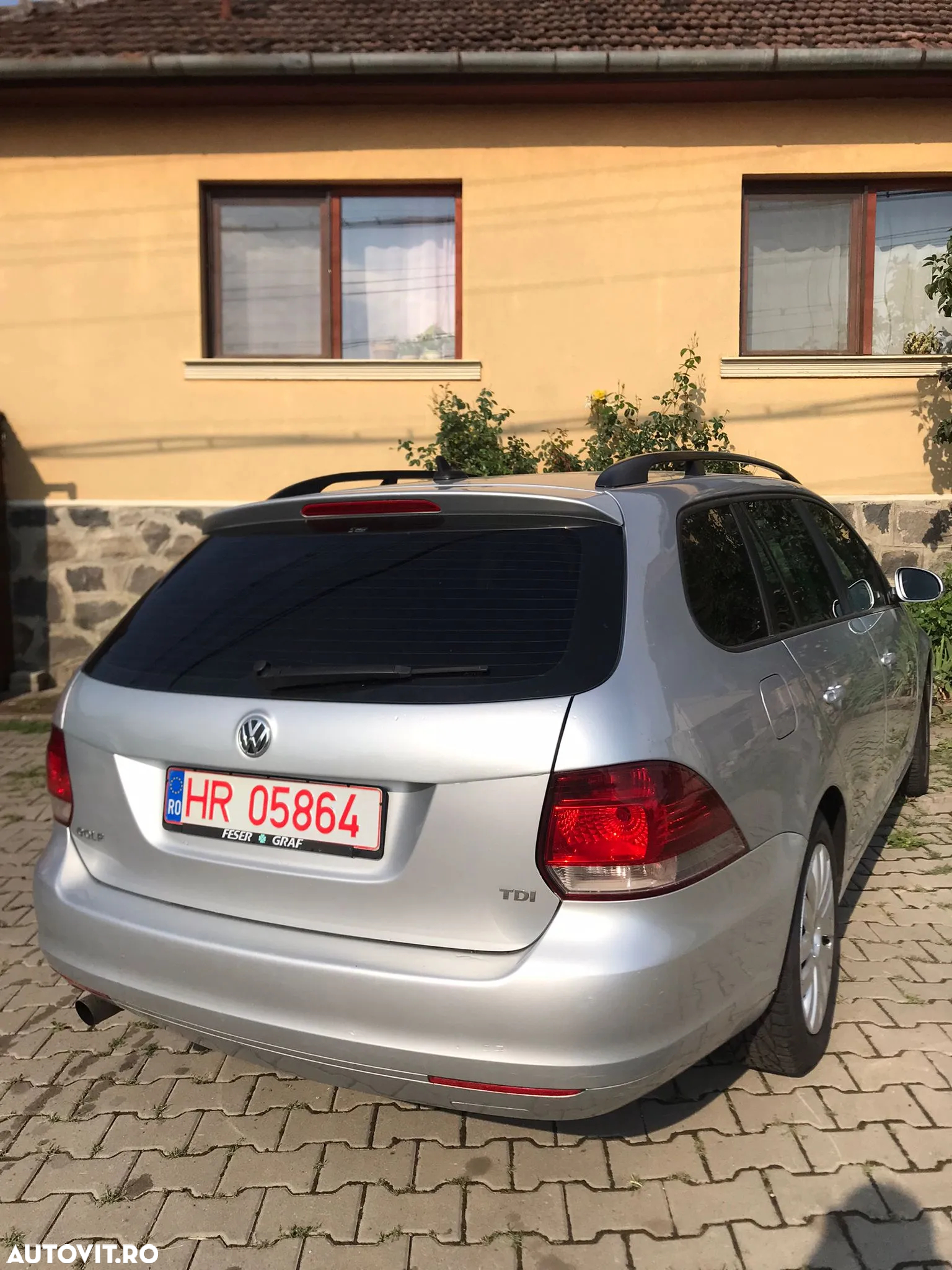 Volkswagen Golf 1.6 TDI DPF Highline - 7
